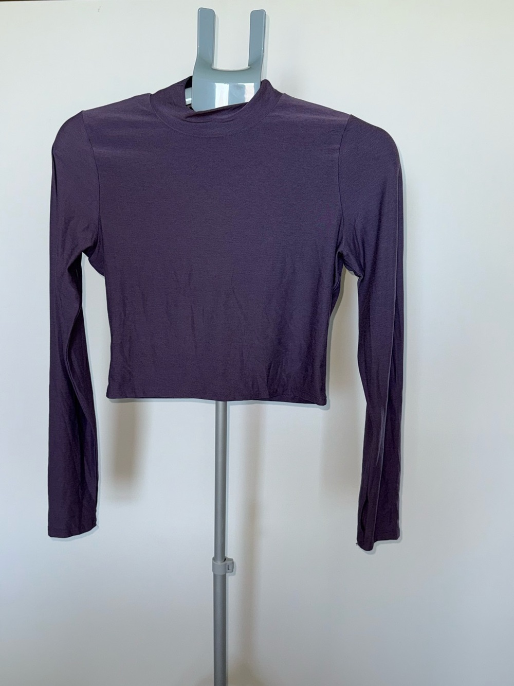 Beyond Yoga Purple Mock Neck Cropped Top Size Medium